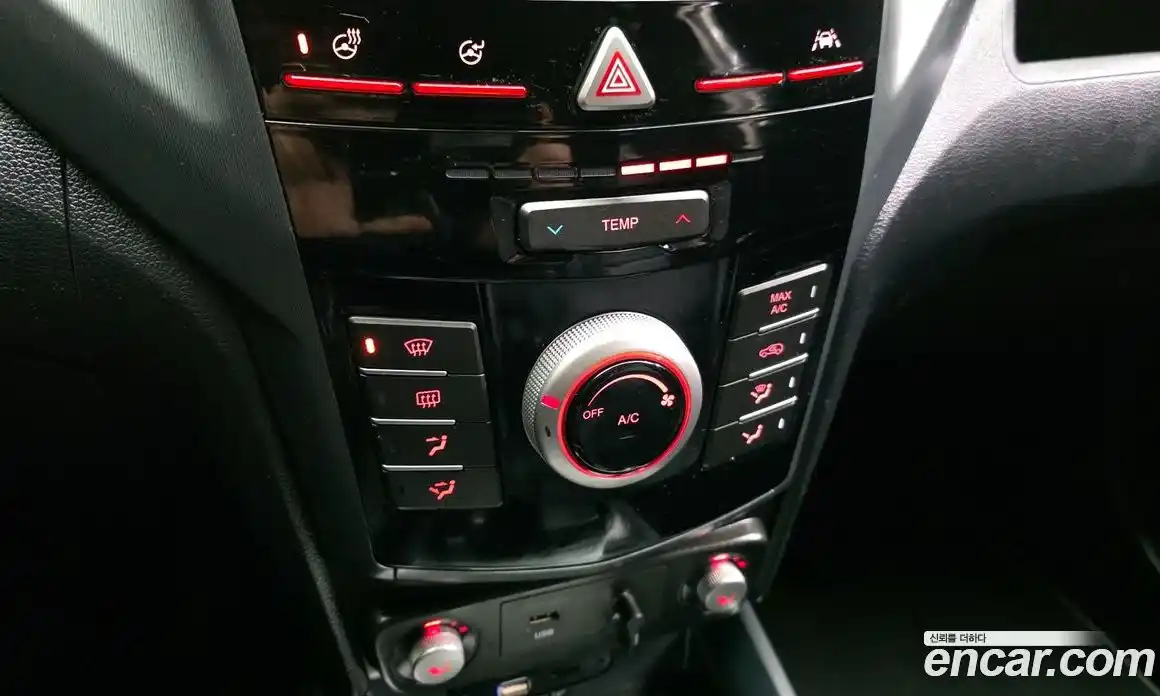 SsangYong TIBOLI 2018 1.6 Автомат в Москве № 1246314, фото 16