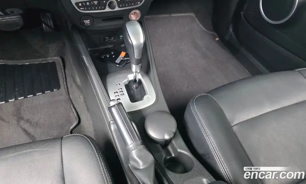 Renault SM3 2011 1.6 гидро в Москве № 1248377, фото 9