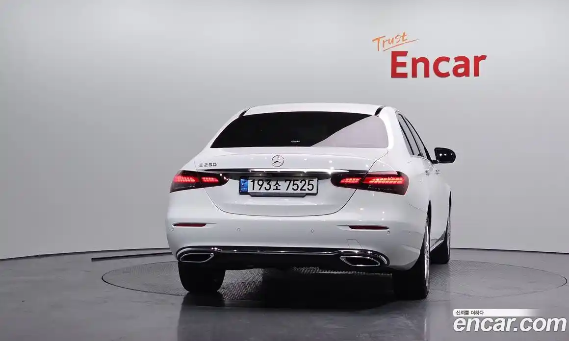 Mercedes-Benz E-Class 2021 2.0 гидро в Москве, фото 4