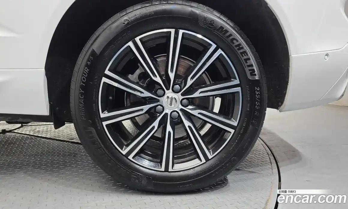 Volvo XC60 2019 2.0 гидро в Москве № 1250090, фото 5