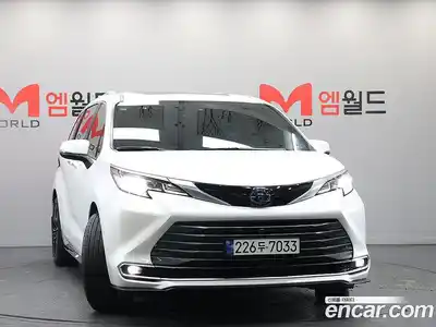 Toyota Sienna 2023 2.5 гидро в Москве № 1250209, миниатюра 2