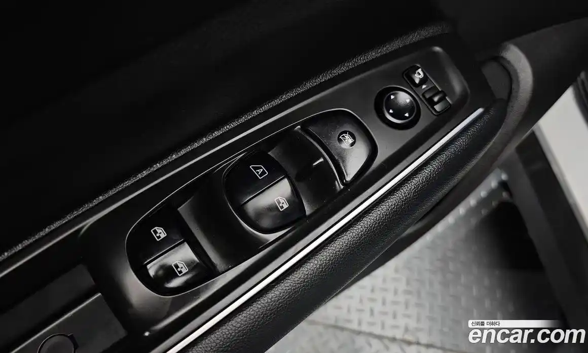 Renault QM6 2017 2.0 гидро в Москве № 1250339, фото 17