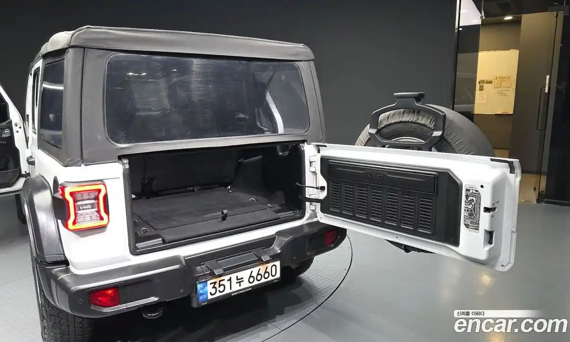 Jeep Wrangler 2021 2.0 гидро в Москве № 1251708, фото 20