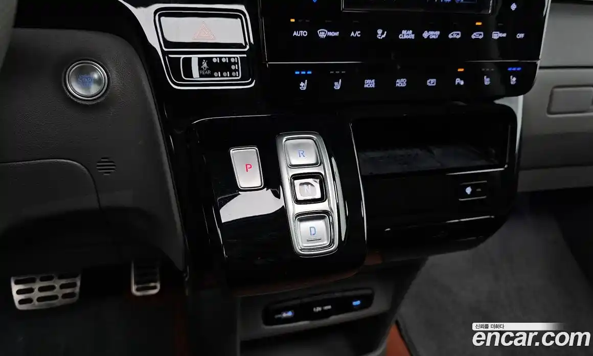 Hyundai Staria 2024 1.6 гидро в Москве № 1277947, фото 9