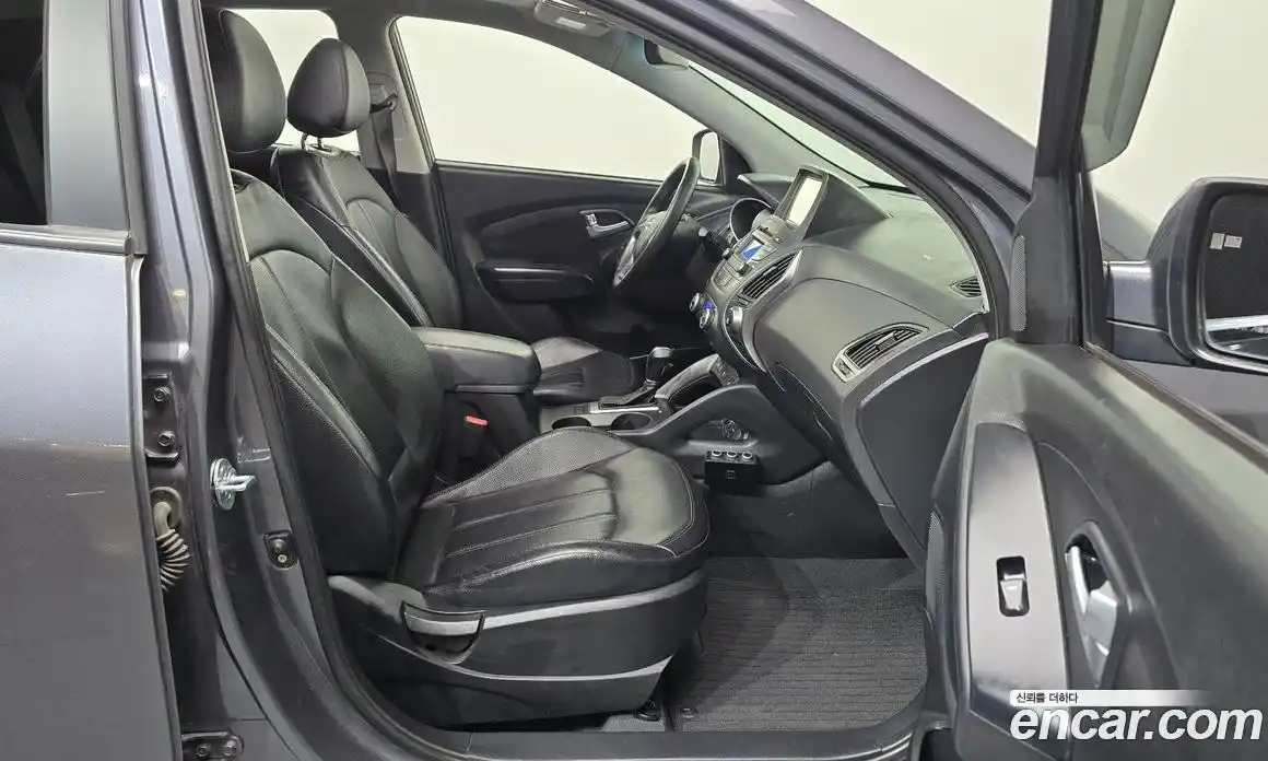 Hyundai Tucson 2013 2.0 гидро в Москве № 1278014, фото 10