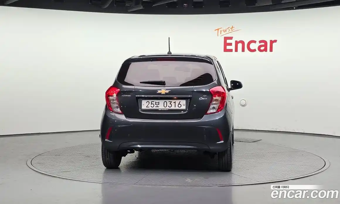 Chevrolet Spark 2016 1.0 гидро в Москве, фото 4
