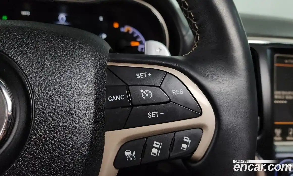 Jeep Cherokee 2015 3.0 гидро в Москве № 1279586, фото 14