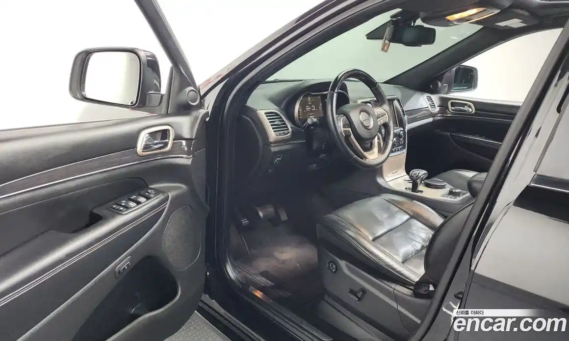 Jeep Cherokee 2015 3.0 гидро в Москве № 1279586, фото 10