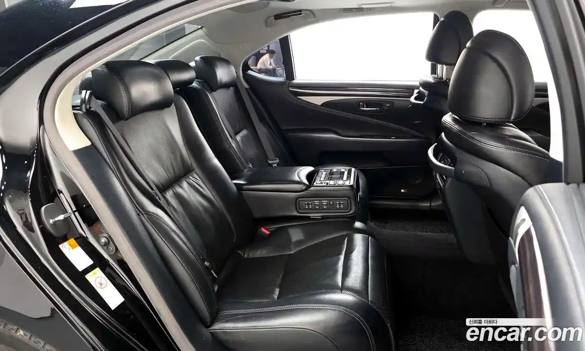 Lexus LS 2017 5.0 гидро в Москве № 1281403, фото 11