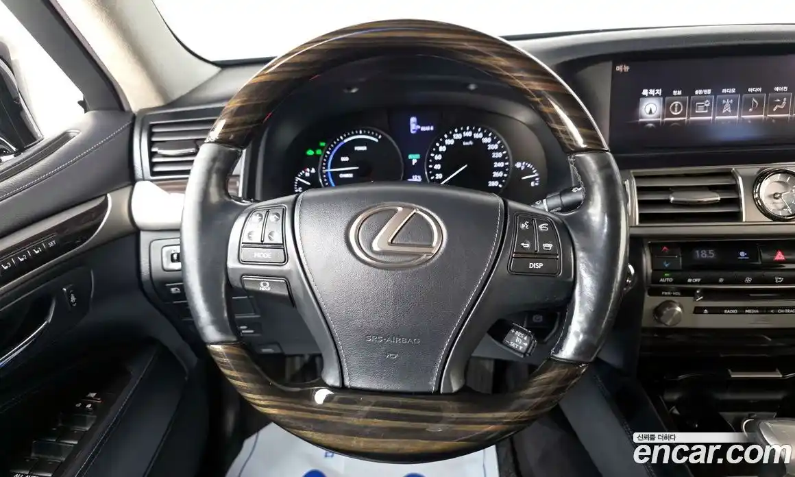 Lexus LS 2017 5.0 гидро в Москве № 1281403, фото 14