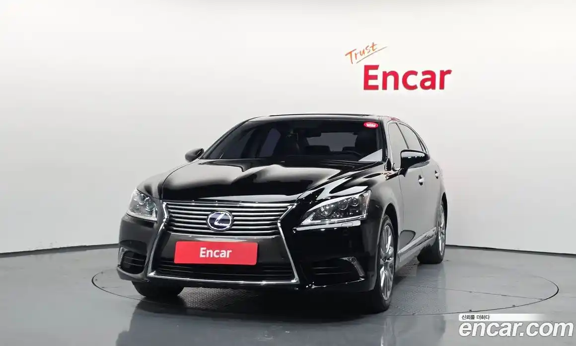 Lexus LS 2017 5.0 гидро в Москве № 1281403, фото 3