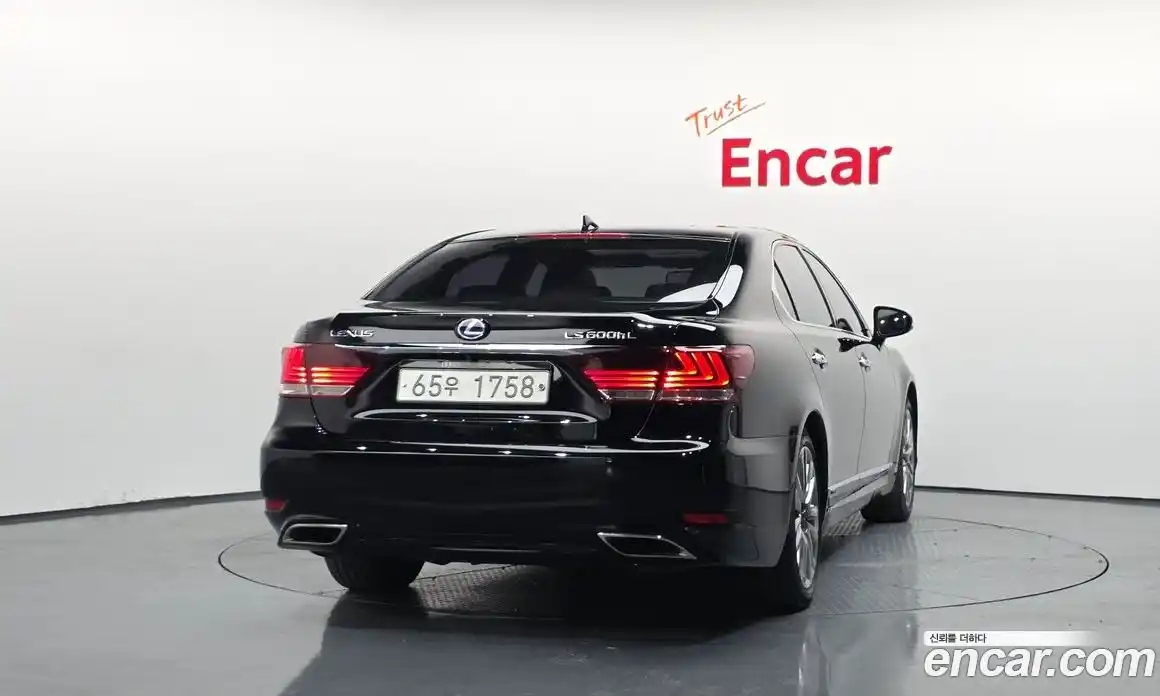 Lexus LS 2017 5.0 гидро в Москве № 1281403, фото 4