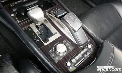 Lexus LS 2017 5.0 гидро в Москве № 1281403, миниатюра 9