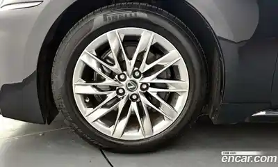 Lexus LS 2018 3.5 гидро в Москве № 1281404, миниатюра 5