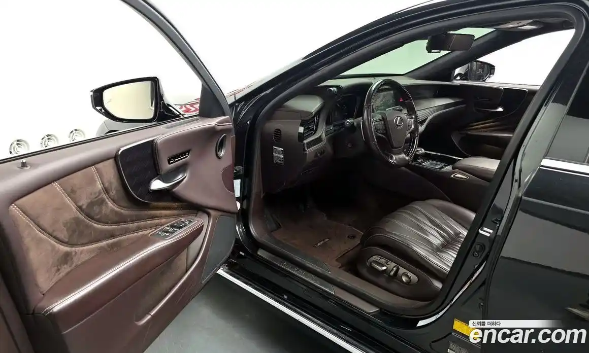 Lexus LS 2018 3.5 гидро в Москве № 1281404, фото 10