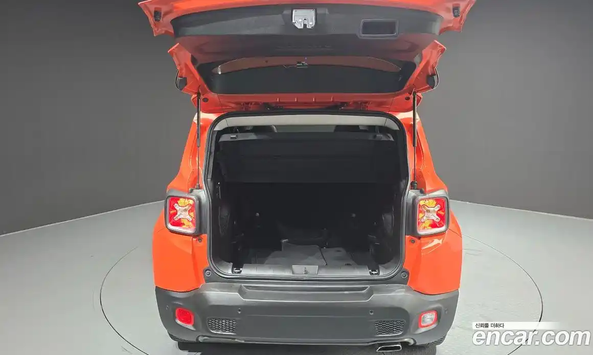 Jeep Renegade 2019 2.4 гидро в Москве № 1281879, фото 20