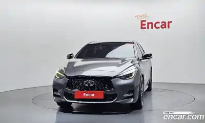 Infiniti Q30 2017 2.0 гидро в Москве № 1283626, миниатюра 3
