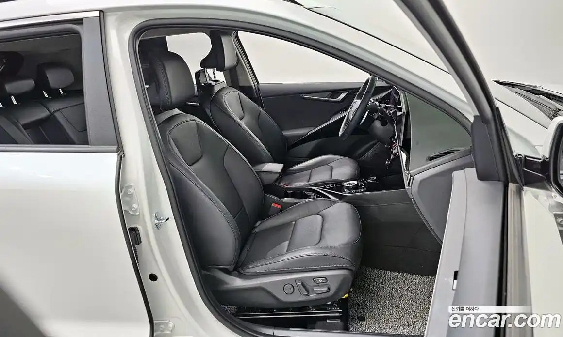 Kia Niro 2024 1.6 гидро в Москве № 1288914, фото 12