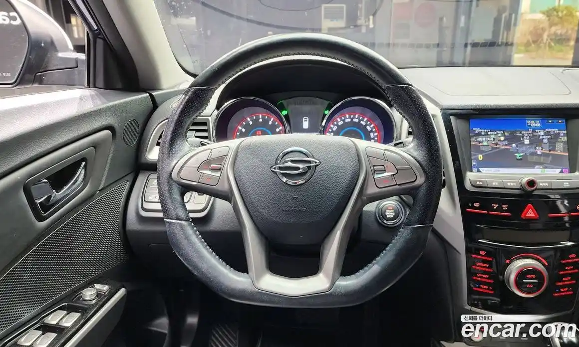 SsangYong TIBOLI 2015 1.6 Автомат в Москве № 1289261, фото 14