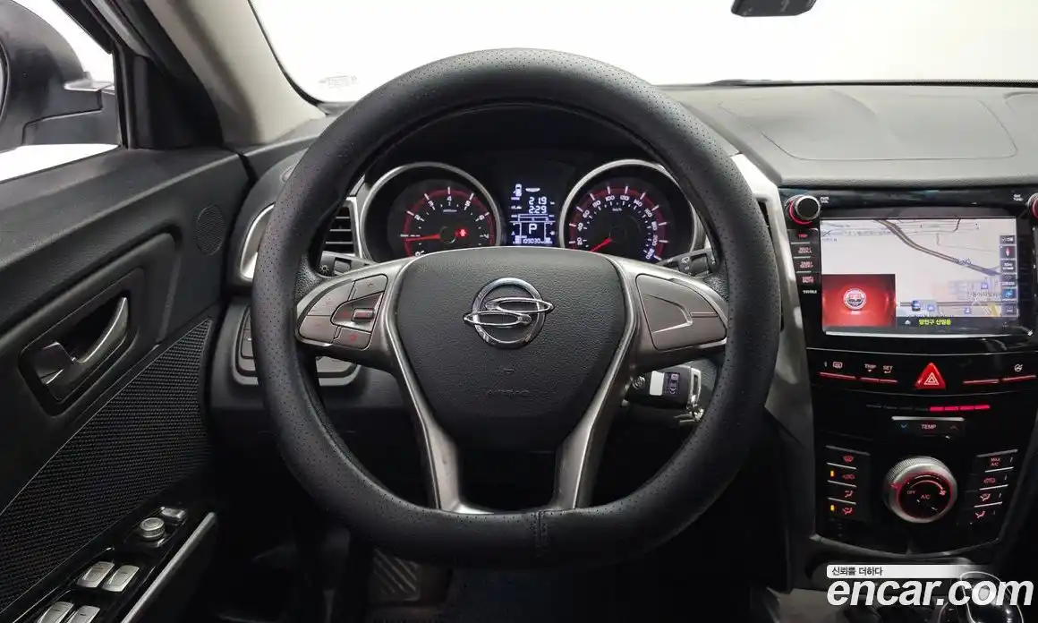 SsangYong TIBOLI 2015 1.6 Автомат в Москве № 1289320, фото 13