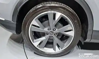Audi Q4 e-tron 2023 0.2 гидро в Москве № 1291696, миниатюра 5