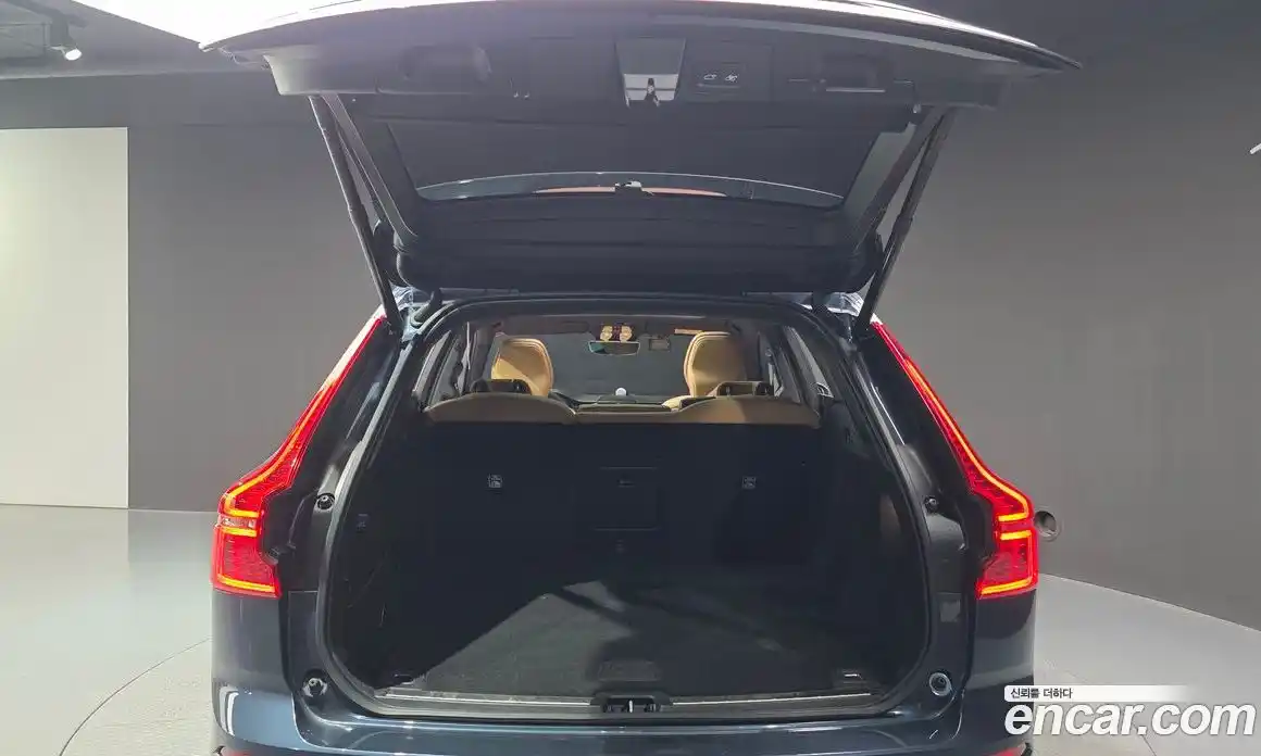 Volvo XC60 2021 2.0 гидро в Москве № 1292135, фото 20