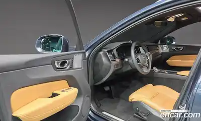 Volvo XC60 2021 2.0 гидро в Москве № 1292135, миниатюра 10