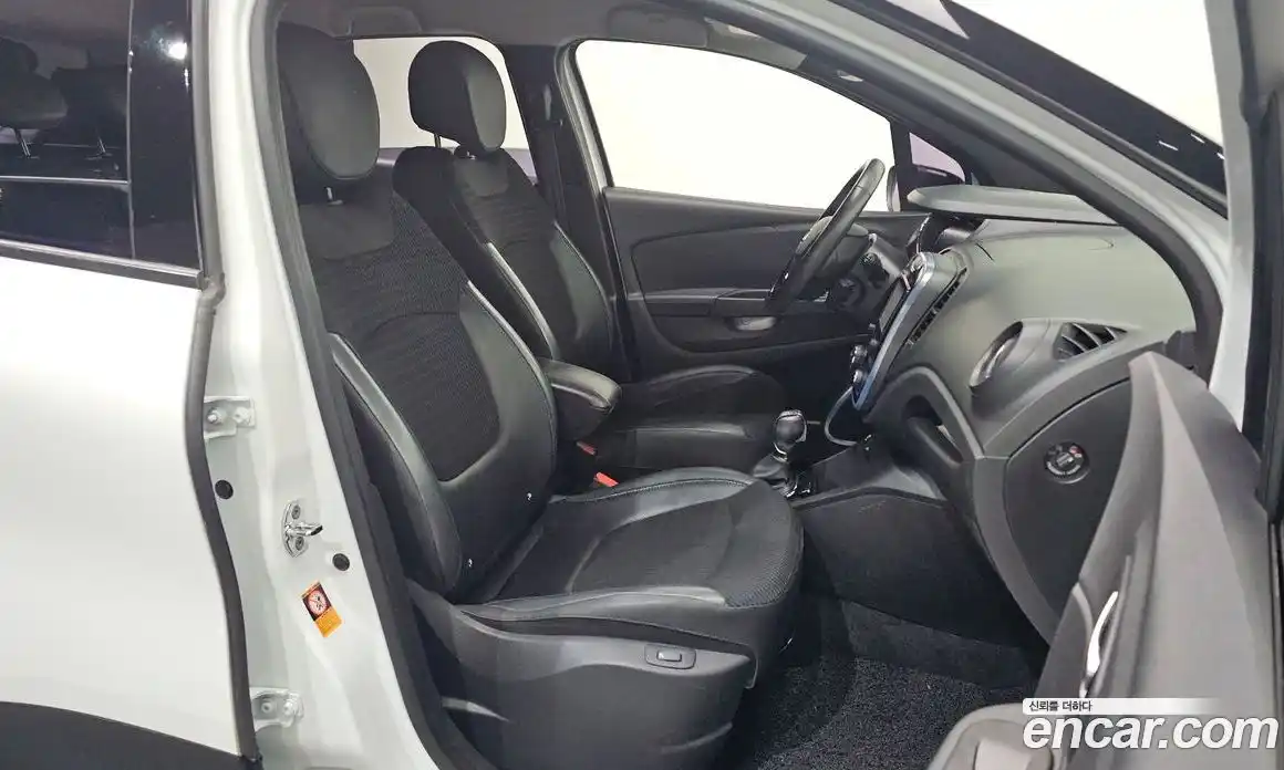 Renault QM3 2017 1.5 гидро в Москве № 1292188, фото 12