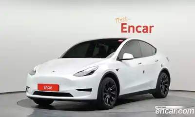 Tesla Model Y, 2023