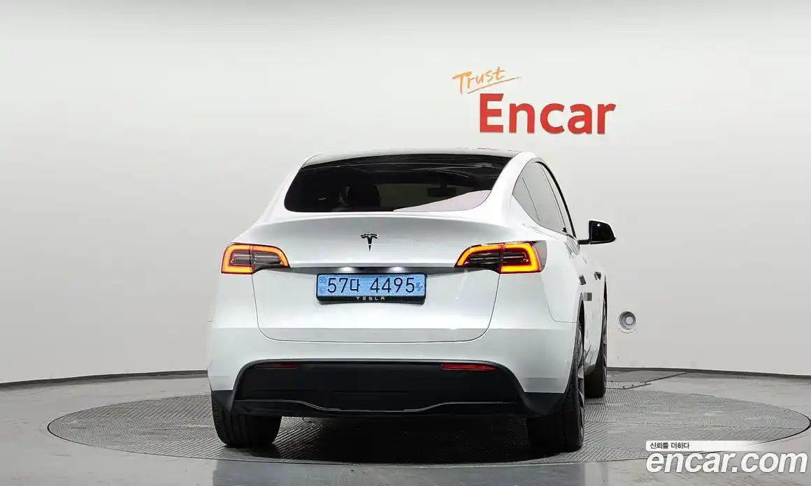 Tesla Model Y 2023 0.2 гидро в Москве № 1293610, фото 4