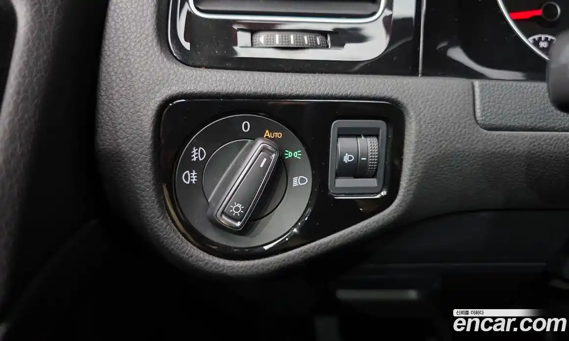 Volkswagen Golf 2013 1.6 гидро в Москве № 1294049, фото 18