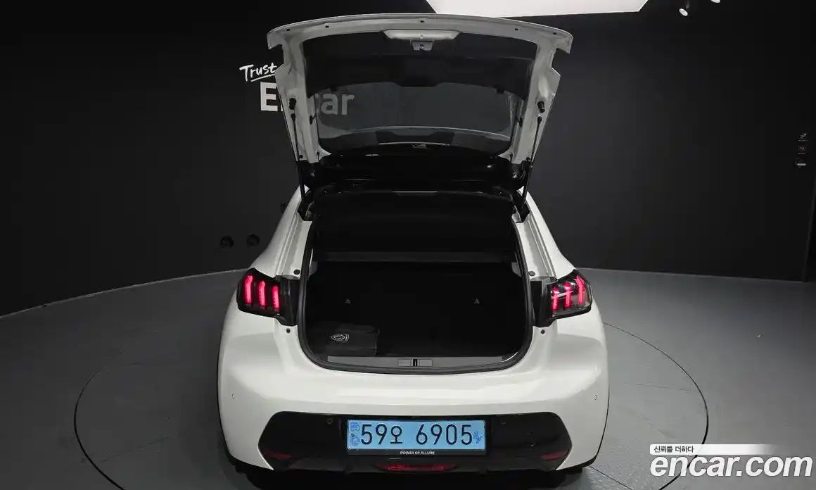 Peugeot 208 2023 0.1 гидро в Москве № 1295110, фото 20