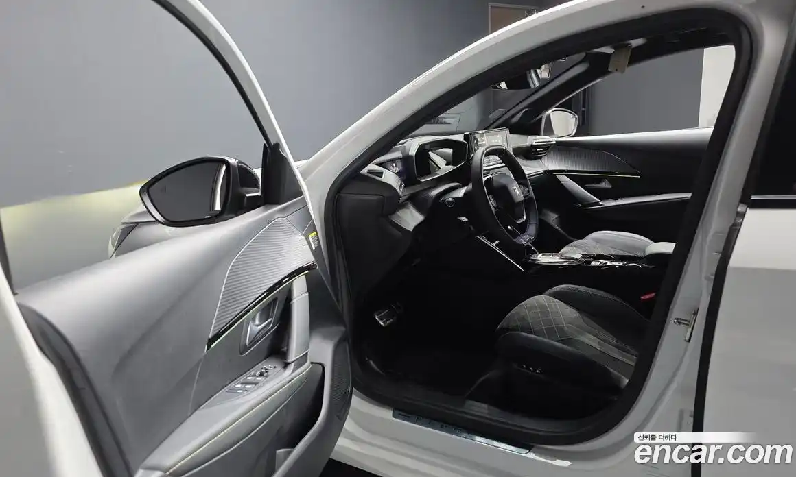 Peugeot 208 2023 0.1 гидро в Москве № 1295110, фото 10