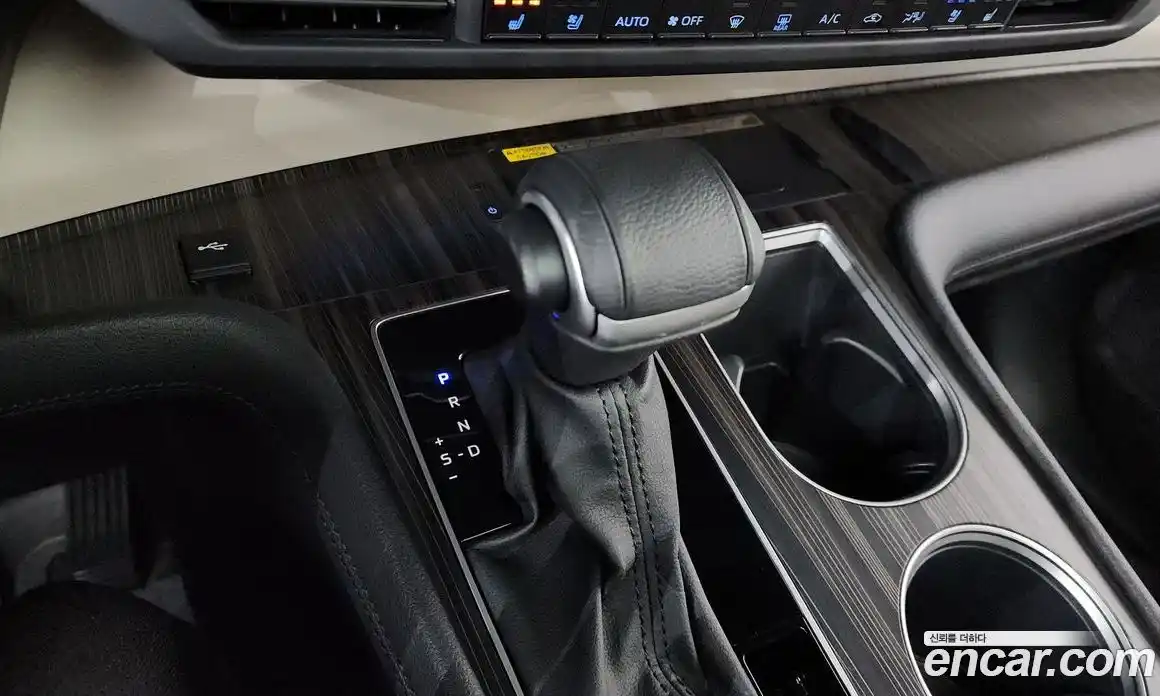 Toyota Sienna 2023 2.5 гидро в Москве № 170155, фото 9