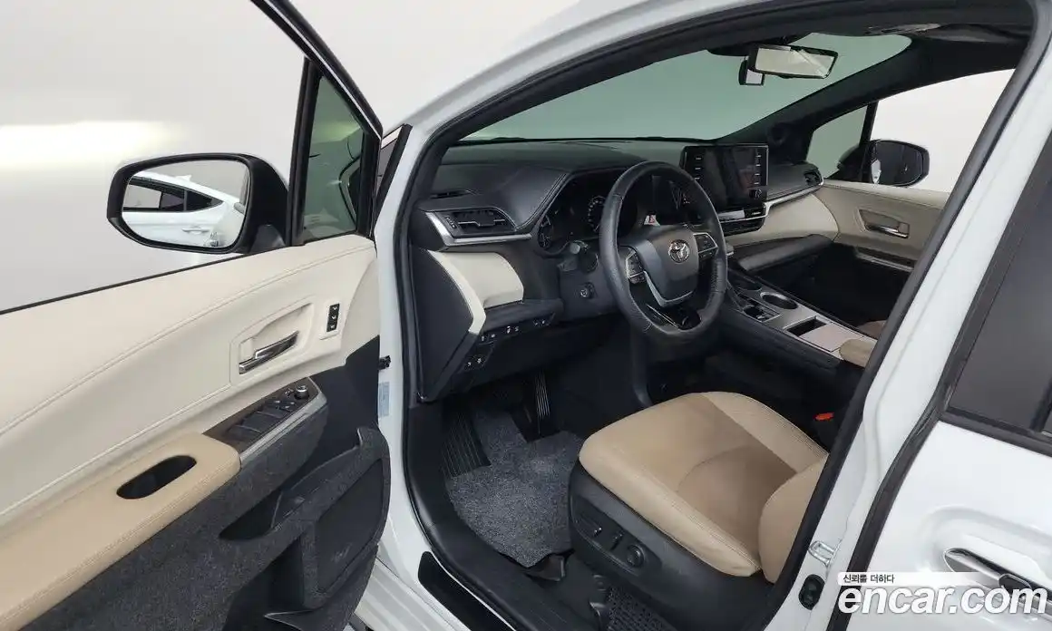 Toyota Sienna 2023 2.5 гидро в Москве № 170155, фото 10
