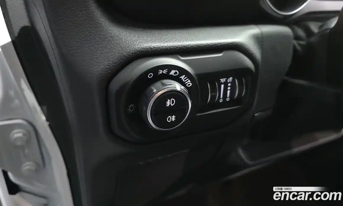 Jeep Wrangler 2021 2.0 гидро в Москве № 199379, фото 18