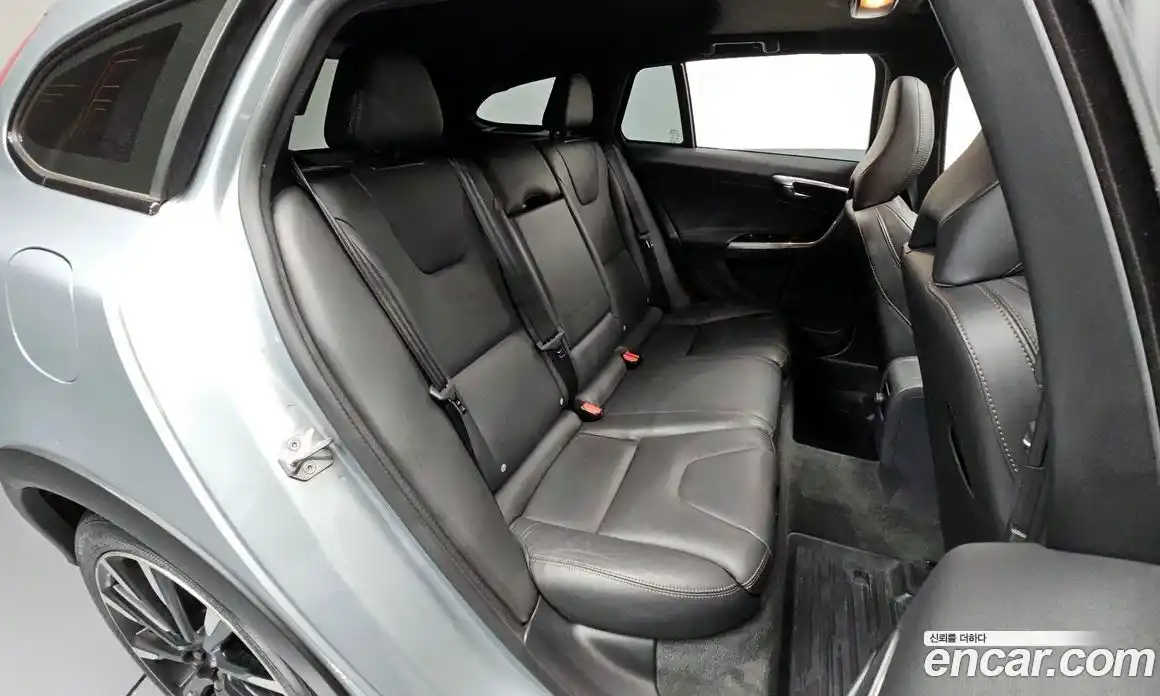 Volvo V60 2015 2.5 гидро в Москве № 230598, фото 12