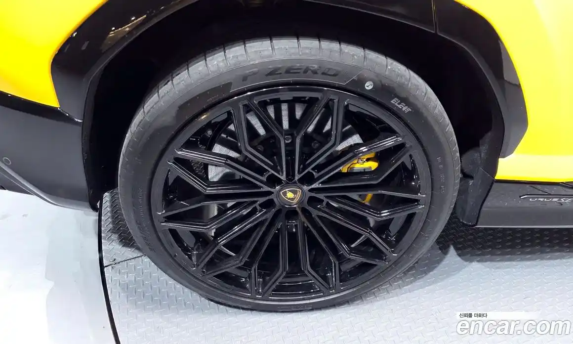 Lamborghini Urus 2025 4.0 гидро в Москве № 320744, фото 5