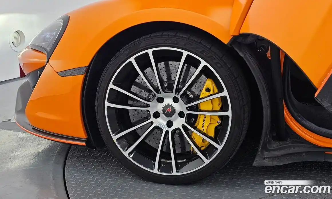 McLaren 570S 2017 3.8 гидро в Москве № 366118, фото 5