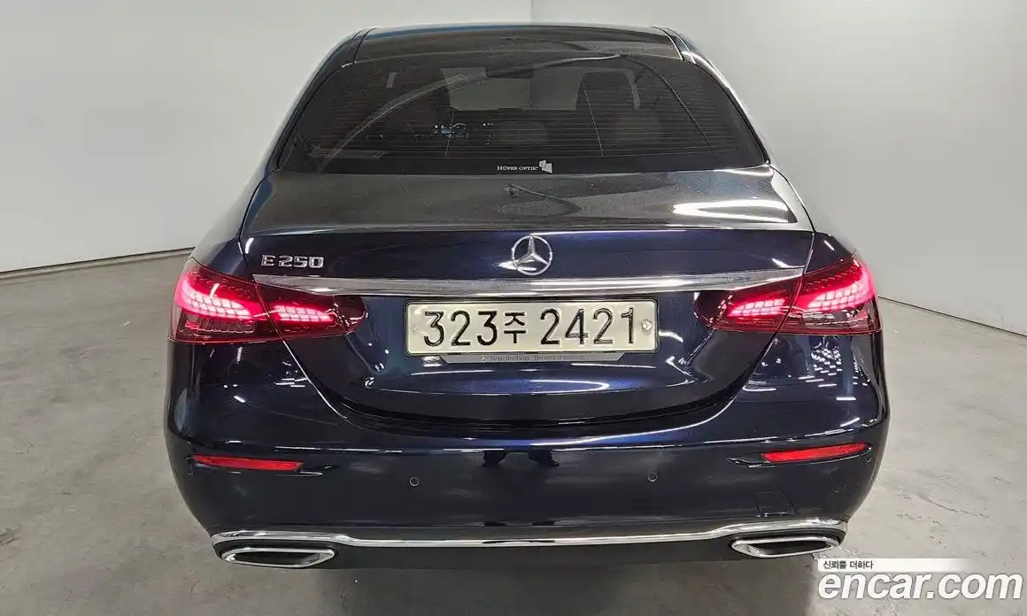 Mercedes-Benz E-Class 2022 2.0 гидро, фото 4
