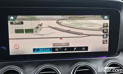 Mercedes-Benz E-Class 2022 2.0 гидро, миниатюра 10
