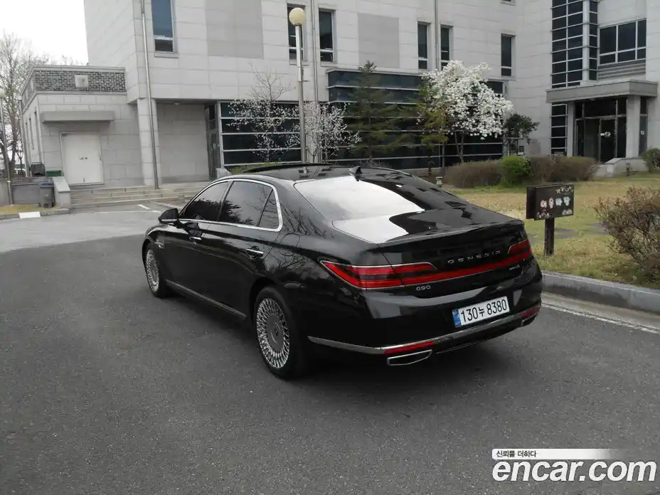 Genesis G90 2019 5.0 гидро в Москве № 1245292, фото 5