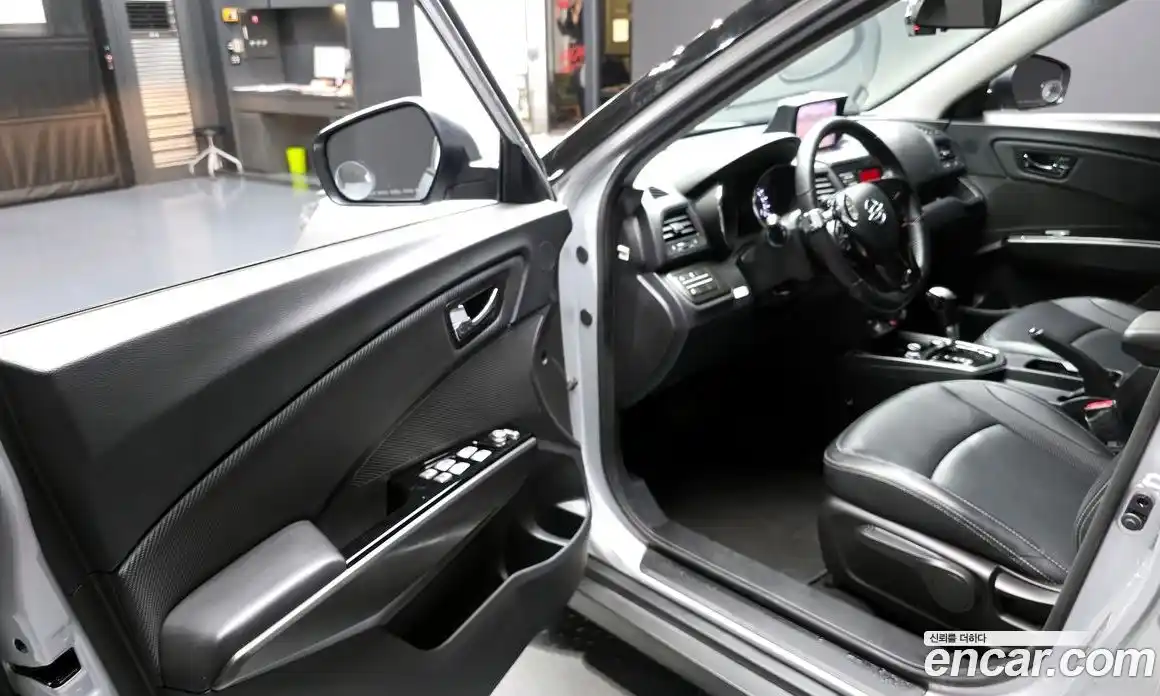 SsangYong TIBOLI 2016 1.6 Автомат в Москве № 1245732, фото 10