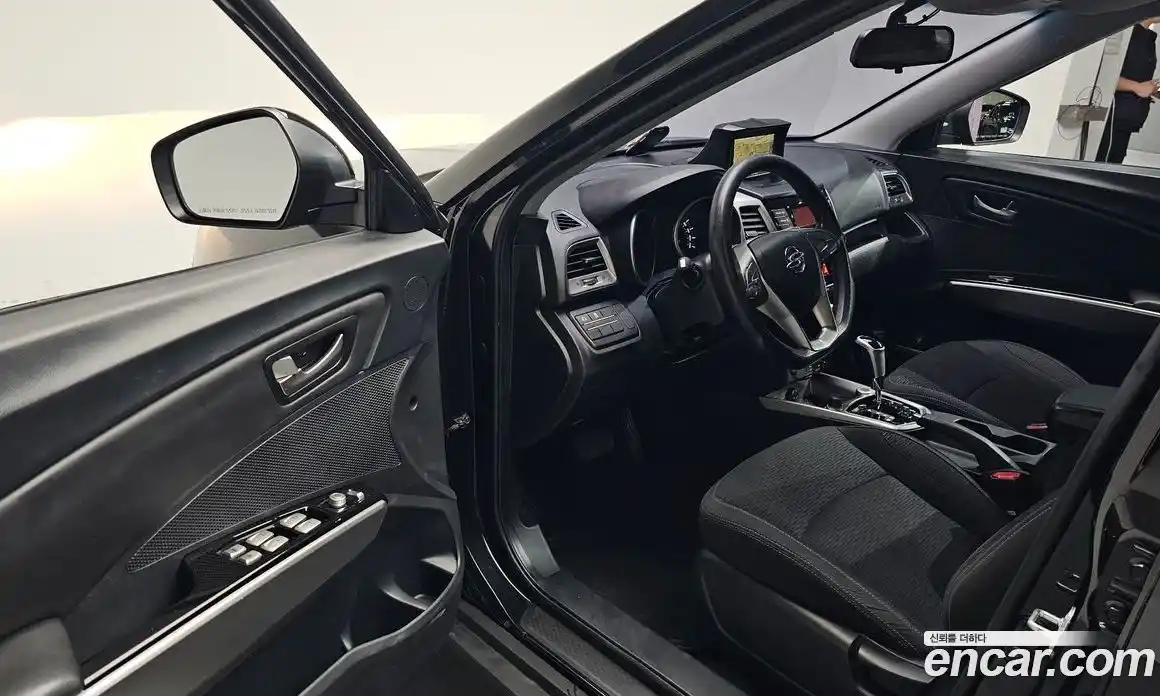 SsangYong TIBOLI 2015 1.6 Автомат в Москве № 1246059, фото 11