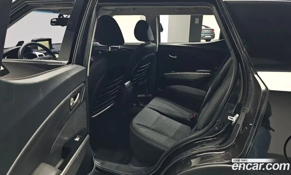 SsangYong TIBOLI 2015 1.6 Автомат в Москве № 1246059, фото 12