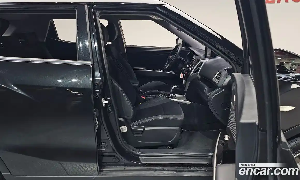 SsangYong TIBOLI 2015 1.6 Автомат в Москве № 1246059, фото 10