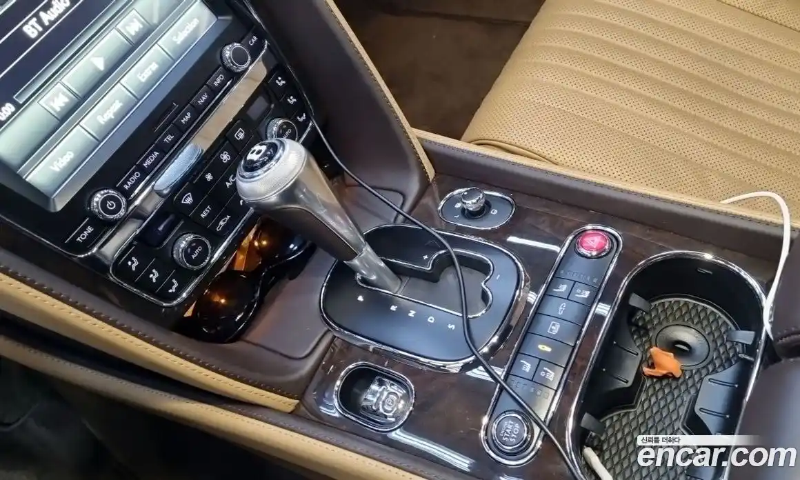 Bentley Flying Spur 2018 4.0 гидро в Москве № 1253778, фото 12