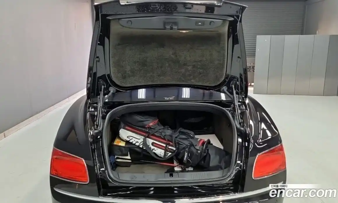 Bentley Flying Spur 2018 4.0 гидро в Москве № 1253778, фото 17