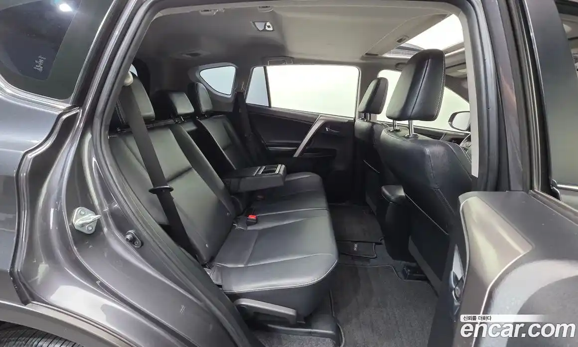 Toyota RAV4 2017 2.5 гидро в Москве № 1281090, фото 19