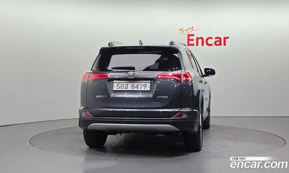 Toyota RAV4 2017 2.5 гидро в Москве № 1281090, фото 4